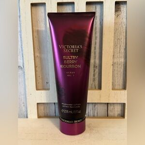 NEW!! Victoria's Secret Sultry Berry Bourbon Fragrance Body Lotion 8 fl oz RARE
